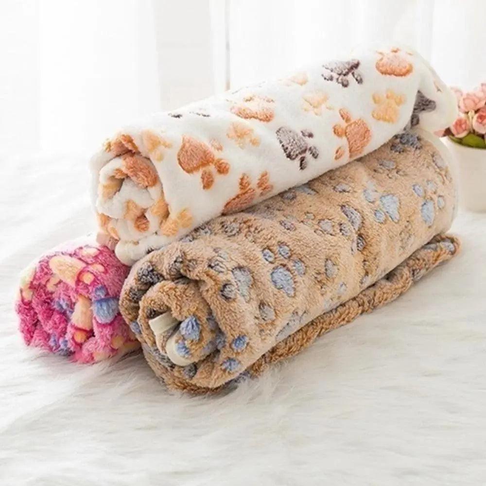 Cozy Cartoon Paws Pet Blanket - The Perfect Soft Mat for Dogs and Cats.