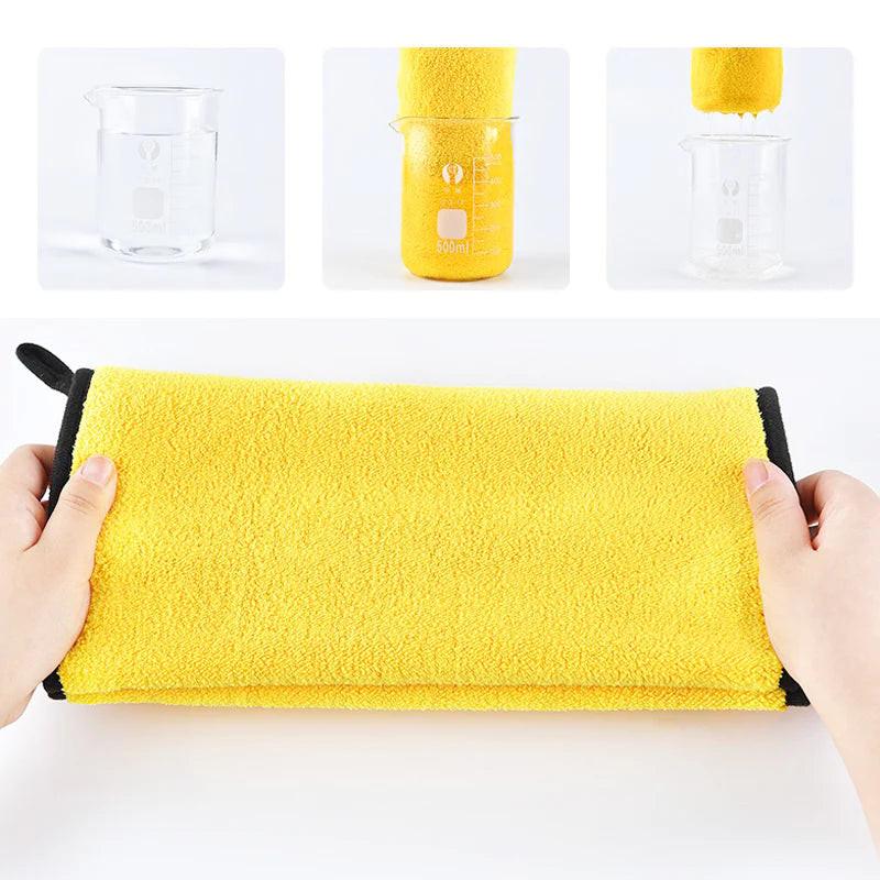 Quick-Drying Soft Fiber Towels for Dogs and Cats - Ultimate Water-Absorbent Bath Towels for Convenient Pet Care.